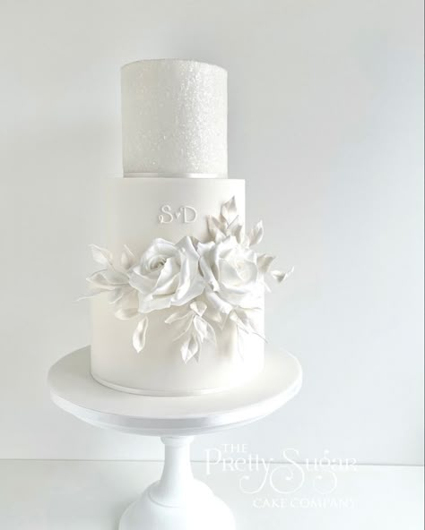 New Wedding Cake Trends 2023, Sparkling Wedding Cake, Silver And White Wedding Cake, White Glitter Wedding Cake, Wedding Cake Designs Elegant White, Wedding Cake Sparkle, White Silver Wedding Cake, Elegant Modern Wedding Cake, Sparkly Wedding Cake