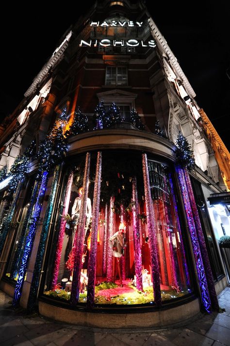 www.retailstorewindows.com: Harvey Nichols, London Christmas Reflections, Christmas Shop Window, Merchandising Retail, London In December, London Dreams, Store Window Displays, London Shopping, Store Windows, Shop Fronts