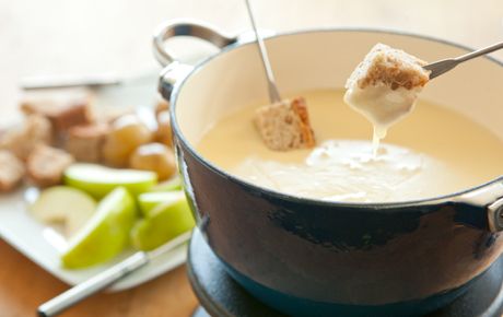 A very simple and delicious fondue starring the complex flavor of Le Gruyère. For an alcohol-free version, substituting apple cider for the wine also produces a brilliant fondue. For other dippers, try slices of cooked mild sausage such as bratwurst, seafood such as cooked shrimp or scallops, and steamed cauliflower and carrots. Pizza Raclette, Florence Food, Fondue Recipes Cheese, Fondue Recipes, Whole Foods Market, How To Cook Shrimp, Melted Cheese, Cheese Recipes, Cheese Fondue