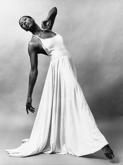 Judith Jamison Modern Ballet Photography, Judith Jamison, Ballet Body, Black Dancers, Anna Pavlova, Alvin Ailey, Black Ballerina, Misty Copeland, Black Ballet