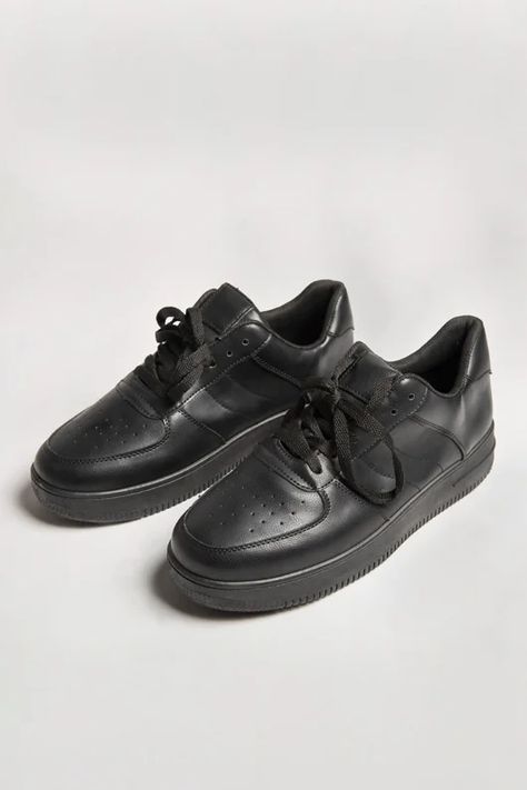 Mens Black Chunky Trainers Meet the black chunky trainers you’ll want to wear on repeat. Product Code: BO-815 Chunky Trainers, Black Trainers, Stella Mccartney Elyse, On Repeat, Plain Black, Womens Oxfords, The Black, Oxford Shoes, Wedges