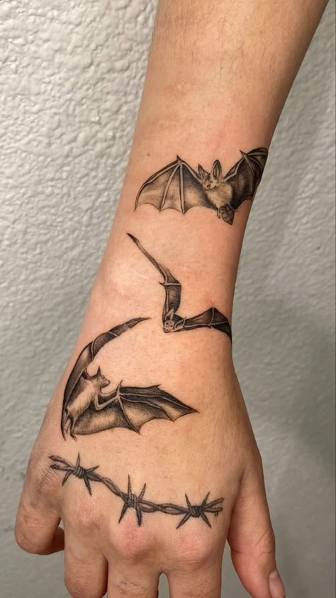 Emo Tattoo Sleeve, Bat Hand Tattoo, Bat Knee Tattoo, Tattoos In Other Languages, Bats Tattoo, Bats Tattoo Design, Real Tattoos, Vampire Tattoo, Emo Tattoos