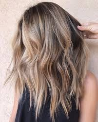 ▷ 1001+ hair color ideas you definitely need to try in 2020 Medium Length Wavy Hair, Blond Balayage, Dark Blonde Hair, Blonde Hair With Highlights, Hair Color Highlights, Brown Blonde Hair, Hair Color Balayage, Pretty Hair, Long Bob