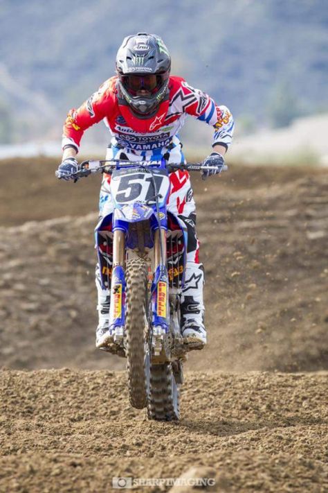 Motocross Wallpaper, Justin Barcia, Bike Freestyle, Yamaha Dirt Bikes, Motor Cross, Dirt Bike Shirts, Enduro Motocross, Dirt Biking, Dirt Bike Racing