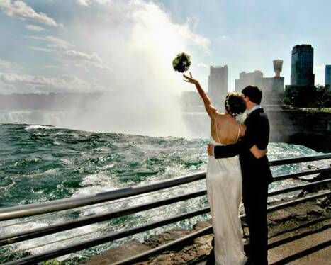 Niagara Falls is one of the world's wonders and it's right in our back yard. Small Wedding Planning, Garden Chapel, Niagara Falls Wedding, Fall Wedding Pictures, Niagara Falls Trip, Planning A Small Wedding, Niagara Wedding, Niagara Region, Elopement Packages