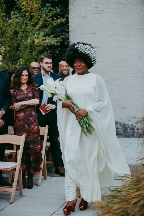 Haitian Wedding, Twa Terminal, Haitian Food, Glam Wedding Dress, Village Wedding, Swirl Couples, Fairy Tale Wedding Dress, Vogue Wedding, Vintage Cape