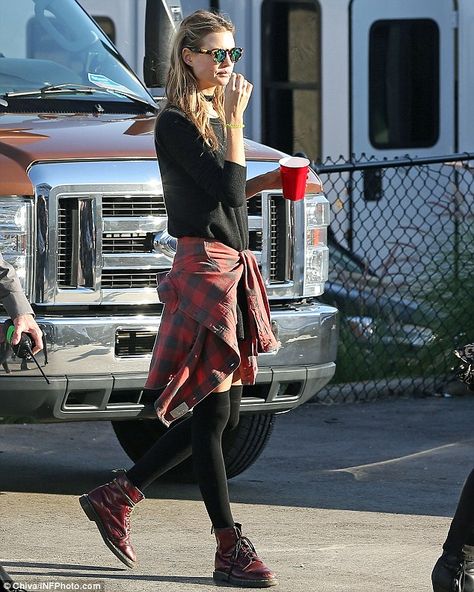 Behati Prinsloo Style, Red Plaid Shirt, Behati Prinsloo, Rock Chick, Saturday Afternoon, Adam Levine, Real Style, Carrie Bradshaw, Models Off Duty