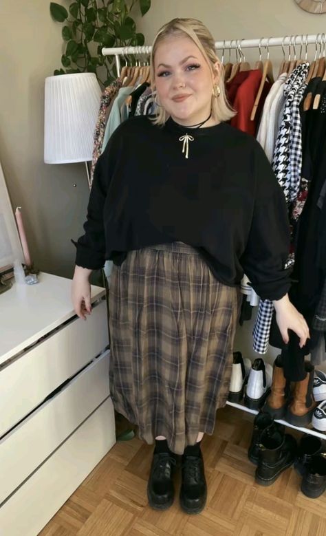 Winter Clubbing Outfit Plus Size, Plus Size Grunge Outfits 90s, Clubbing Outfits Plus Size, Plus Size Boho Outfits, Plus Size Grunge Outfits, Winter Clubbing Outfit, Plus Size Indie, Corporate Fits, Cottagecore Plus Size