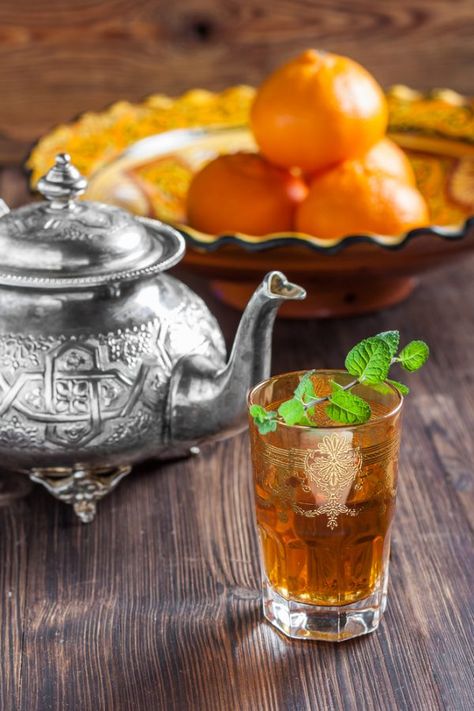 how to make moroccan mint tea Mint Tea Recipe, Moroccan Green, Arabic Tea, Homemade Iced Tea, Making Iced Tea, Moroccan Mint Tea, Iced Tea Recipes, Clam Recipes, Mint Tea