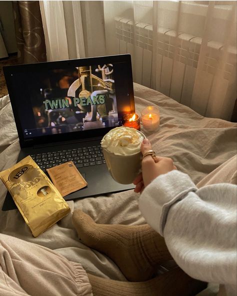 Watching Fall Movie Aesthetic, Fall Breakfast Aesthetic, Chill Aesthetic Vibes, Aesthetic Chill, Breakfast Aesthetic, Vision Board Goals, Fall 23, Life Vision Board, Spooky Szn