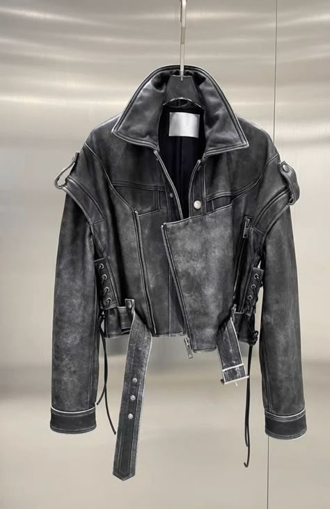 Biker Jacket Women, Womens Biker Jacket, Denim On Denim, Lambskin Leather Jacket, Neue Outfits, Womens Jackets, Mode Inspo, Grunge Style, Leather Outfit