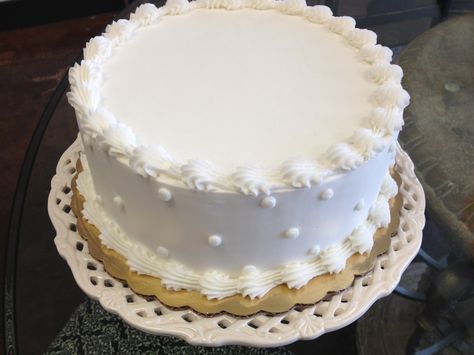 White Frosting Cake White Decorated Cake, White Icing Recipe For Cake, White Baptism Cake, White Frosted Cake, Frosting For White Cake, White Round Cake, White Iced Cake, Dairy Free Birthday Cake, Birthday Core