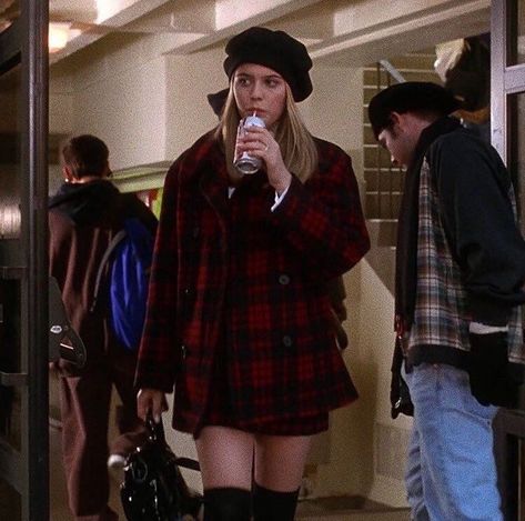 Fashion In Movies, Beret Outfit, Black