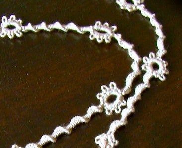 Tatting Techniques, Tatting Needle, Needle Tatting Tutorial, Tatting Patterns Free, Tatting Necklace, Needle Tatting Patterns, Tatting Tutorial, Tatting Jewelry, Needle Tatting