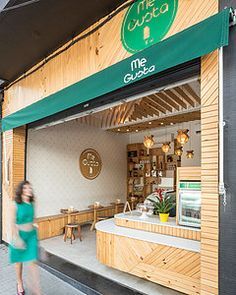 H2C Arquitetura | Me Gusta | São Paulo Cafe Interiors, Juice Bar Design, Small Restaurant Design, Mini Cafe, Glass Railings, Bakery Design Interior, Design Cafe, Cafe Seating, Coffee Shop Interior Design