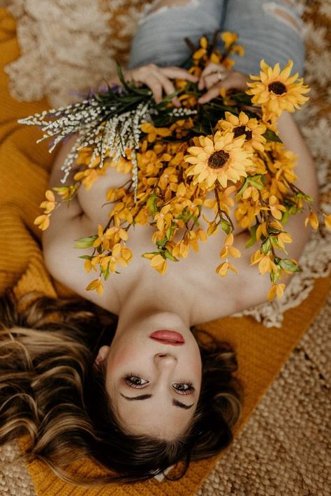 Photography With Flowers Ideas, Bed Of Flowers Photoshoot, Flower Over Chest Photoshoot, Flower Props Photography, Women Flower Photoshoot, Flowery Photo Shoot, Flowers On Chest Photography, Flower Shoot Ideas, Flower Top Session