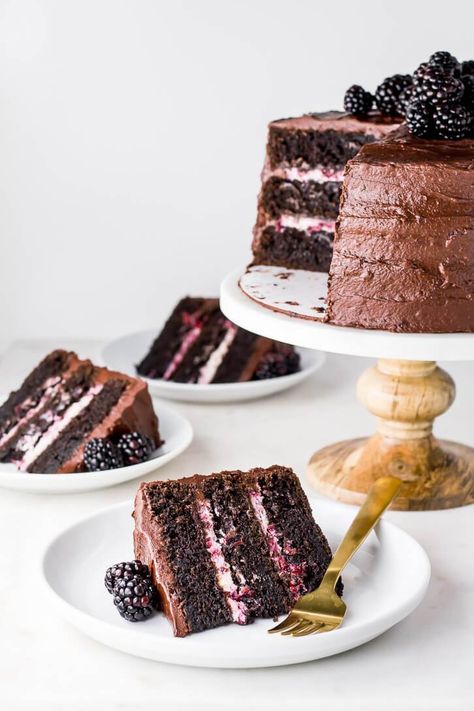 Blackberry Chocolate Cake: three layers of dark chocolate cake, blackberry mascarpone cream and a fudgy blackberry chocolate buttercream. Blackberry Mascarpone, Cake Blackberry, Blackberry Chocolate, Mascarpone Filling, Slow Cooker Desserts, Dark Chocolate Cakes, Chocolate Buttercream, Savoury Cake, Food Cakes