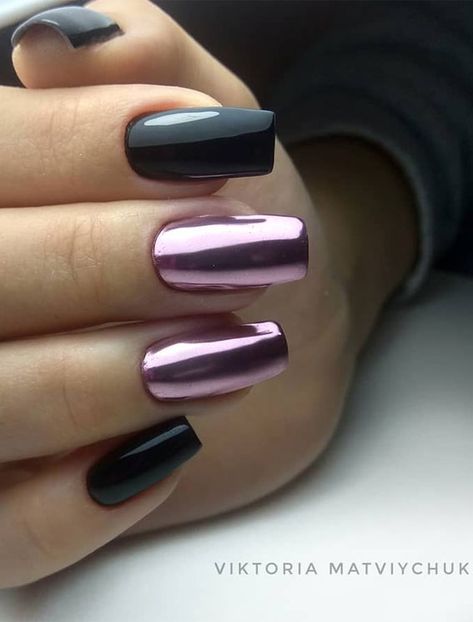 Chrome Matte Nails Designs, Black Pink Chrome Nails, Black Nails With Pink Chrome, Pink Chrome And Black Nails, Black And Mauve Nails, Grey Matte And Chrome Nails, Mauve And Black Nails, Black And Pink Chrome Nails, Chrome And Matte Nails