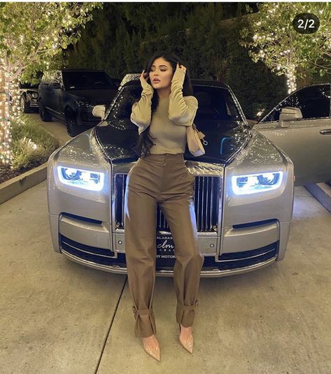 Kylie Jenner Car, Stylizacje Kylie Jenner, Moda Kylie Jenner, Kendall Ve Kylie, Kylie Jenner Outfits Casual, Stile Kylie Jenner, Looks Kylie Jenner, Trajes Kylie Jenner, Estilo Kylie Jenner