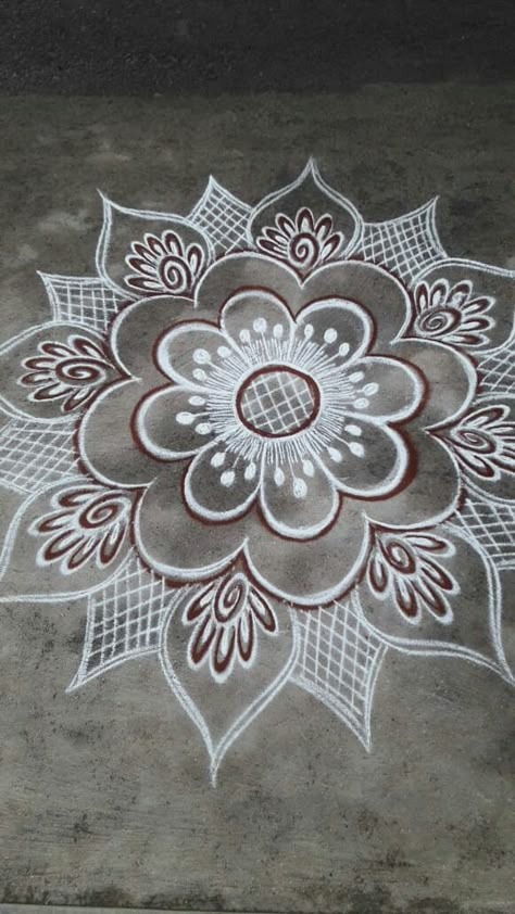 Rongali Design Simple, Rongali Design, Easy Rangoli Designs Videos, Very Easy Rangoli Designs, Rangoli Designs Simple Diwali, Rangoli Designs Photos, Alpona Design, Easy Rangoli Designs Diwali, Rangoli Side Designs