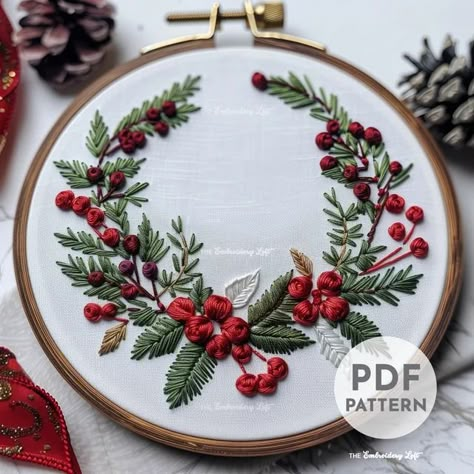 TheEmbroideryLoftCo - Etsy Canada Mistletoe Wreath, Embroidery Christmas Ornaments, Modern Hand Embroidery Patterns, Winter Embroidery, Christmas Embroidery Patterns, Christmas Embroidery Designs, Embroidered Christmas, Embroidery Christmas, Hand Embroidery Projects