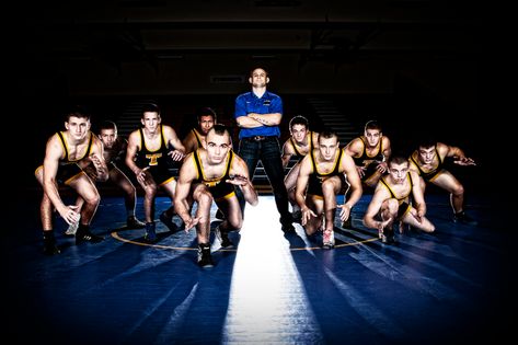 Wrestling Team Pictures Ideas, Wrestling Team Pictures, Wrestling Team Photos, Wrestling Picture Ideas, Rugby Portrait, Wrestling Photoshoot, Wrestling Portraits, Team Photo Ideas, Wrestling Images