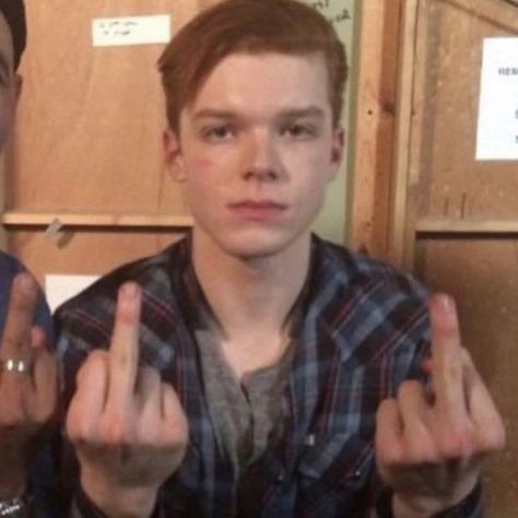 Shameless Memes, Shameless Scenes, Shameless Mickey And Ian, Shameless Characters, Ian Shameless, Shameless Cast, Shameless Tv Show, Shameless Dr, Ian Gallagher