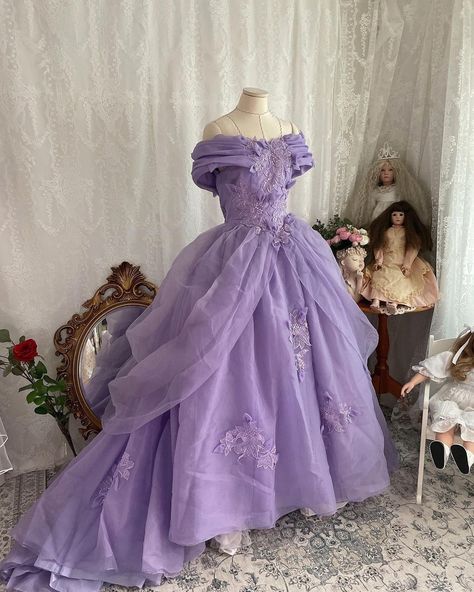 Purple Royalty Aesthetic Dress, Dress Aesthetic Royal, Purple Victorian Dress, Princess Dress Aesthetic, 18th Debut, Purple Princess Dress, Purple Royalty, Debut Gowns, Fairytale Birthday