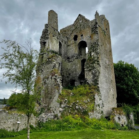 Fantasy Castle Ruins, Abandoned Ruins, Castle City, Ruined Kingdom, Castle Photography, Old Ruins, Stone Ruins, Fantasy Ruins, Old Castle