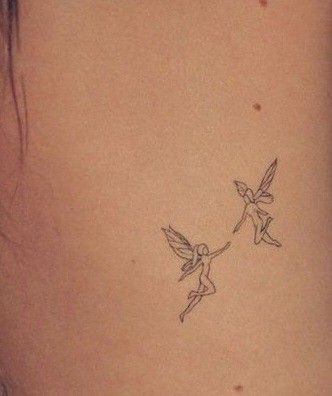 fairy tattoo ideas Tattoo For Four Siblings, Twin Sisters Tattoos, Matching Tattoos With Mom And Sister, Sister Symbols Tattoos, Sweet Matching Tattoos, 3 Sisters Tattoo Ideas Sibling, Tattoos For Lost Siblings, Aesthetic Friend Tattoos, Sister Fairy Tattoos