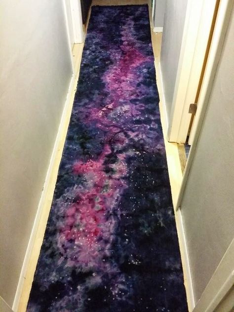 Ice Dye Galaxy Wrap by Shelby Sheene | This is meant for a wrap for baby, but I think I'd make one as a wall hanging! Galaxy Furniture, Vbs Space, Cricut Home Decor, Cricut Home, Dyeing Tutorials, Diy Galaxy, Dyeing Fabric, Painting Fabric, How To Tie Dye