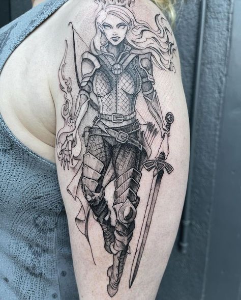 Aelin's Tattoos, Goldryn Throne Of Glass Tattoo, Throne Of Glass Tattoo Ideas Aelin, Aelin Tattoo Ideas, Aelin Galathynius Back Tattoo, Aelin Tattoo Back, Manon Blackbeak Tattoo, Aelin Tattoo, Fire Heart Tattoo Aelin