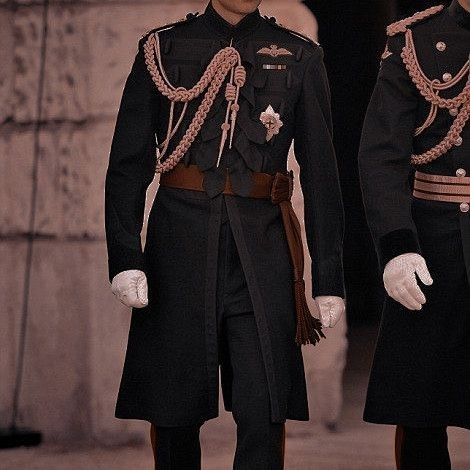 seleção, the selection Royal Guards, Royalty Core, Royal Core, Queen Aesthetic, Royal Aesthetic, Royal Guard, Military Uniform, Fantasy Clothing, Character Aesthetic