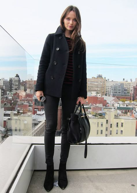 Stand out among other stylish civilians in a black pea coat and black slim jeans. Why not introduce black suede booties to the mix for an added touch of style? Shop this look on Lookastic: https://lookastic.com/women/looks/pea-coat-crew-neck-sweater-skinny-jeans/16211 — Black Horizontal Striped Crew-neck Sweater — Black Pea Coat — Black Skinny Jeans — Black Leather Tote Bag — Black Suede Ankle Boots Minimalist Moda, Pijamas Women, Street Wear Outfits, Net Fashion, Peacoats, Black Suede Ankle Boots, All Black Outfit, Coat Outfits, Mode Inspo