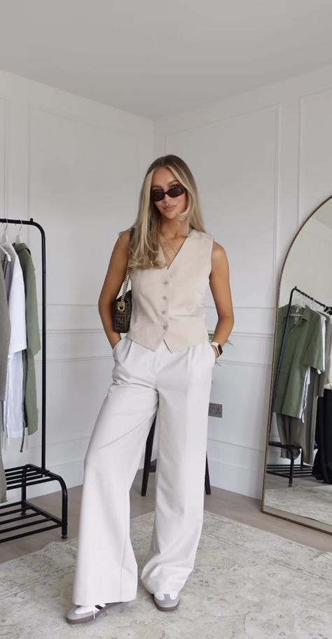 White Waistcoat Outfit, Fl Outfits, Suit Vest Outfits, White Vest Outfit, Summer Smart Casual, Waistcoat Outfit, White Waistcoat, Fall Vest, Work Fits