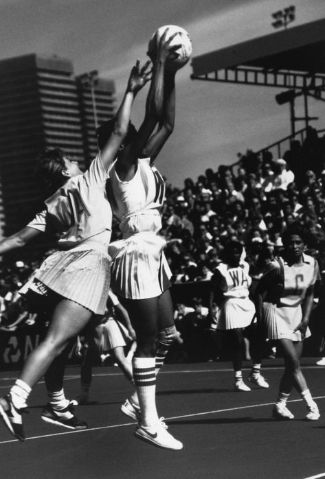 1987 World Netball Championships Glasgow. WA - Janelle… Netball Games, Netball Uniforms, How To Play Netball, Sports Event, Commonwealth Games, I Lose, Year 3, Netball, Game Pictures