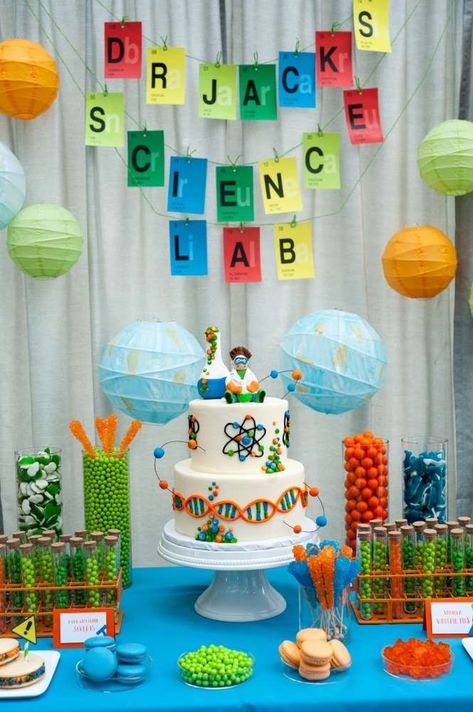 Chemistry Cake, Lab Party, Science Cake, Science Birthday Party Ideas, Scientist Birthday Party, Science Birthday Party, Mad Science Party, Scientist Birthday, Mad Scientist Party