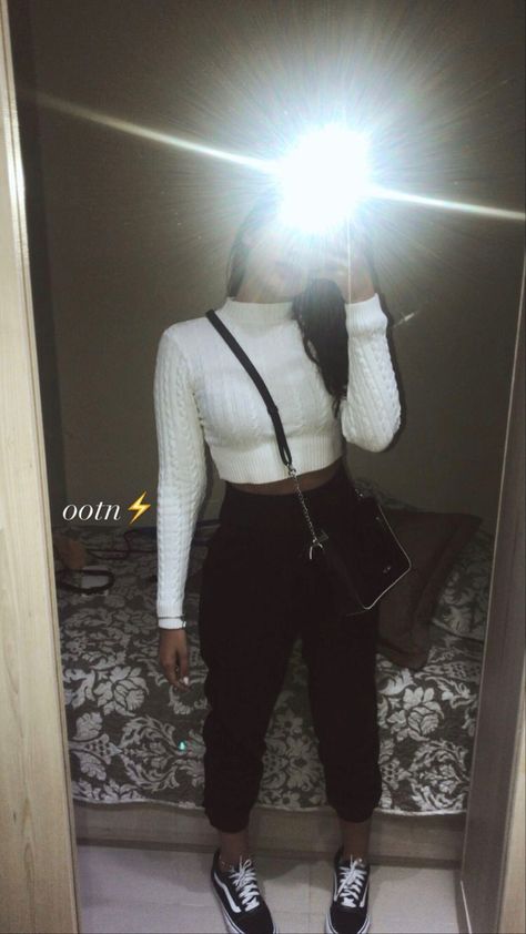 Cinema Ootd, Looks Style, Mirror Selfie, Ootd, Top Outfits, My Style, Tumblr, Instagram