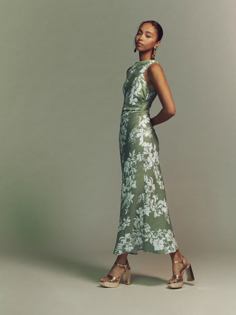 Best Wedding Guest Dresses, Summer Wedding Guests, Green Bridesmaid, Guest Attire, Reformation Dress, Green Floral Dress, Reformation Dresses, Linen Maxi Dress, Cowl Neckline