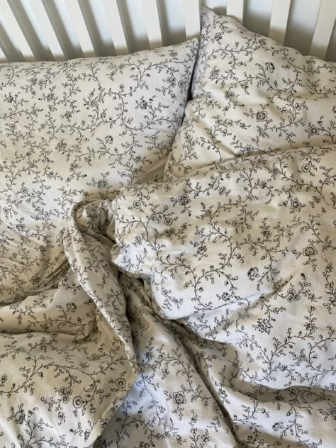 Ikea Floral Bedding, Ikea Bedding Aesthetic, Cute Bed Spreads Aesthetic, Ikea Sheet, Ikea Bed Sheets, Ikea Bedsheets, Bedding Ikea, Ikea Sheets, Dark Aesthetic Room