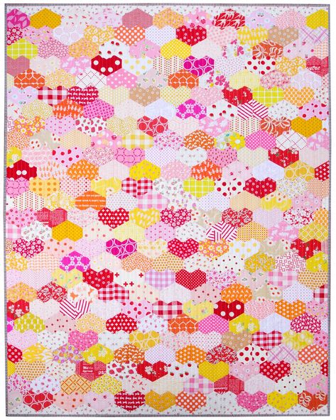 Epp Hearts, Paper Quilts, Quilt Board, Red Pepper Quilts, Quilting Blogs, Heart Quilt Pattern, Hexie Quilt, English Paper Piecing Quilts, Colourful Designs