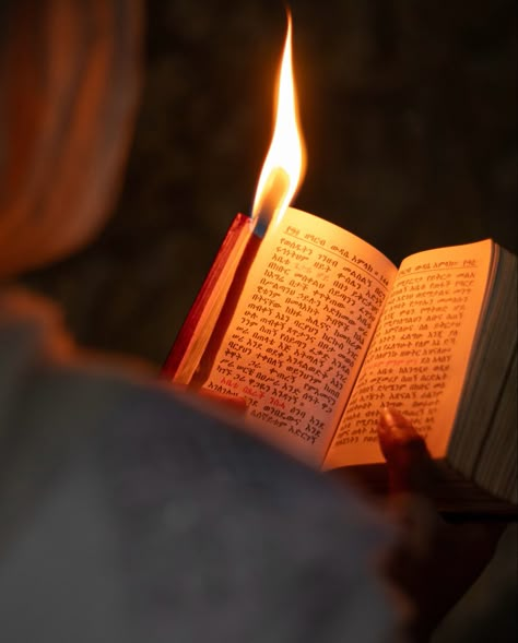 Ethiopian orthodox tewahedo women God Orthodox Icon, Orthodox Praying Aesthetic, Ortodox Pictures, Ethiopian Ortodox Photography, Ethiopian Orthodox Pictures, Ethiopian Orthodox Aesthetic, Ethiopian Orthodox Christian Icons, Ethiopia Orthodox Picture, Ortodox Wallper Ethiopia