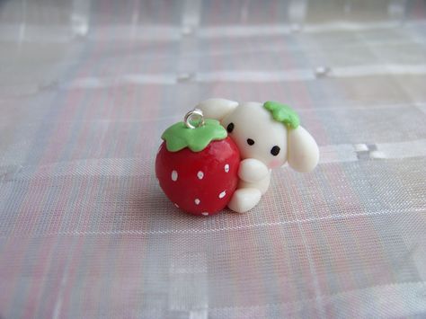 Giant Strawberry, Crea Fimo, Clay Inspo, Clay Keychain, Diy Air Dry Clay, Polymer Clay Figures, Clay Stuff, Clay Diy Projects, Clay Crafts Air Dry