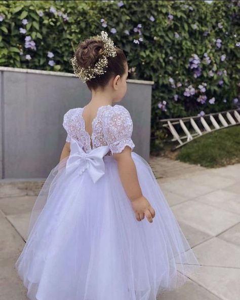 Easy Kids' Wedding Hairstyles: Curly, Coily & Straight Ideas Modern Flower Girl Dress Toddler, Bautizo Ideas Girl Dress, Bautizo Dress, Wedding Hairstyles For Kids, Toddler Wedding Dress, Kids Hairstyles For Wedding, Dresses Lavender, Quince Dresses Pink