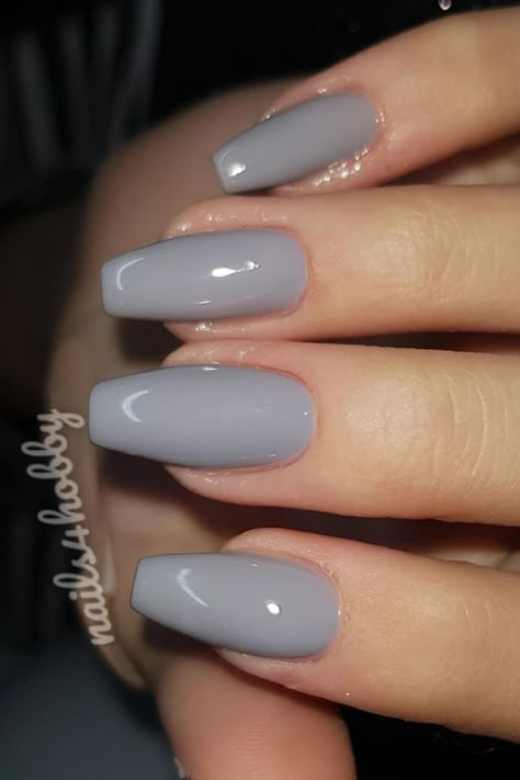 Gray Nail Ideas Acrylic, Gray Ombre Nails, Black And Gray Nails, Nail Art Gris, Pink And Grey Nails, Gray Nail Art, Solid Color Acrylic Nails, Gray Nail, Grey Nail Art