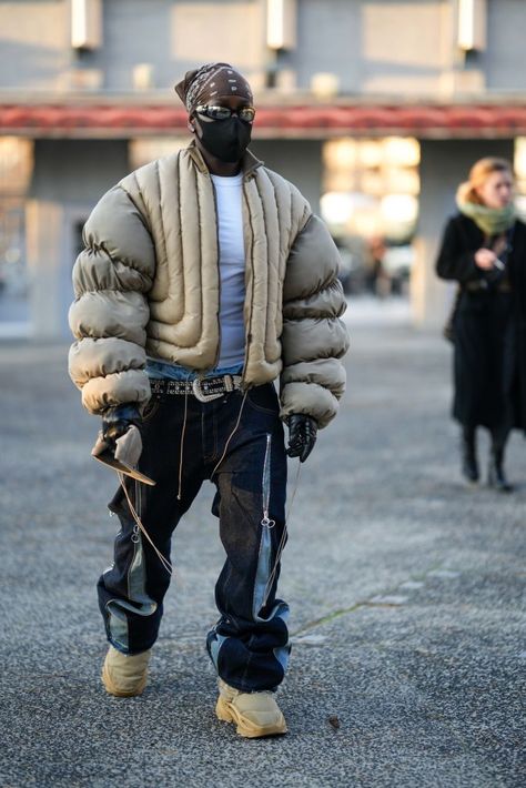 Paris Fashion Week Men's, street style, January 2023, fall 2023 New York Fashion Week Aesthetic, New York Fashion Week Men, Paris Fashion Week Men, Paris Images, Fashion Aesthetics, Paris Photos, Autumn Street Style, New Nike, Mens Fall