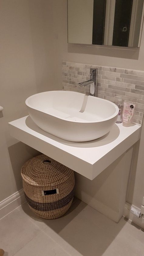 Simple Bathroom Sink Ideas, Modern Bathroom Basin Design, Wash Basin For Bathroom, Simple Basin Design, Floating Wash Basin, Small Wash Basin In Bathroom, Bathroom Sink No Cabinet, Washroom Sink Design, Small Bathroom Basin Cabinet