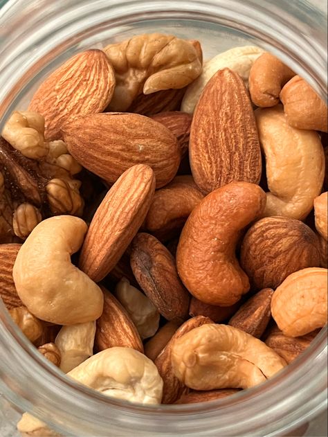 Cashew Aesthetic, Mixed Nuts Aesthetic, Cashews Aesthetic, Nuts Aesthetic Food, Health Nut Aesthetic, Walnuts Aesthetic, Nut Aesthetic, Peanut Aesthetic, Hazelnut Aesthetic