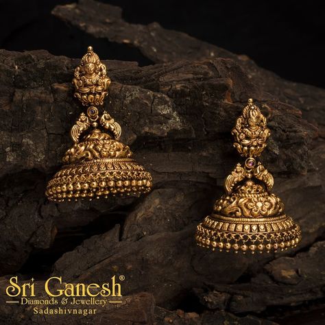 With the pure blessings of Lord Ganesha and Goddess Gauri, Sri Ganesh Diamonds & Jewellery wishes you wealth, health, wisdom, love, peace and strength! . . @sri_ganesh_sadashivnagar . . Walk-in at our flagship store - Sri Ganesh Diamonds & Jewellery at No. 25, Bashyam Circle, Sankey Rd, Lower Palace Orchards, Guttahalli, Bengaluru, Karnataka - 560003. Use #bridessentials to get featured in our page. @bridesessentials #southindianjewellery #sriganeshjewellery #heritagecollection #ganeshchaturt Ganesh Jewellery, Temple Jewellery Jhumkas, Happy Buddha Purnima, Indian Gold Necklace Designs, Gold Neck Chain, Simple Necklace Designs, Gold Jewelry Prom, Buddha Purnima, Sri Ganesh