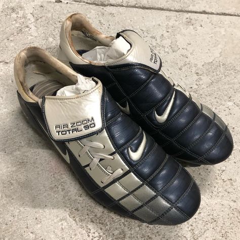 Y2K RARE Early 2000s Nike Air Zoom Total 90 Football Soccer Boots Sportswear TAKING OFFERS (read description first) Size: UK7.5 Condition: Good Condition (Paint chipping interior, reflects offer prices) Cost: $You Offer Me + Shipping *Send me a PM if interested, I’ll send you my banking details and will hold for 12 hours! *Feel free to chuck us questions/queries/offers our way! #y2k #thrift #secondhand #grunge #bohemian #thrifted #fashion #indie #punk #clothing #baddie #streetwear #90s #vi... 2000s Sneakers, Baddie Streetwear, 2000s Shoes, Grunge Bohemian, Indie Punk, Y2k Thrift, Thrifted Fashion, Clarks Wallabees, Punk Clothing